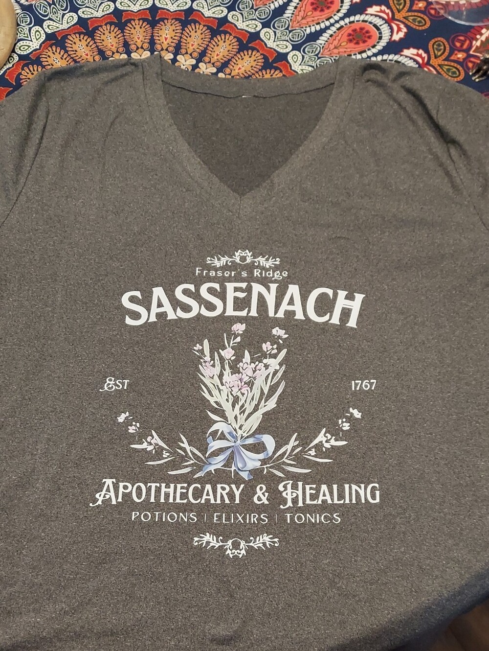 SASSENACH Apothecary & Healing Graphic Tee - Charcoal Gray